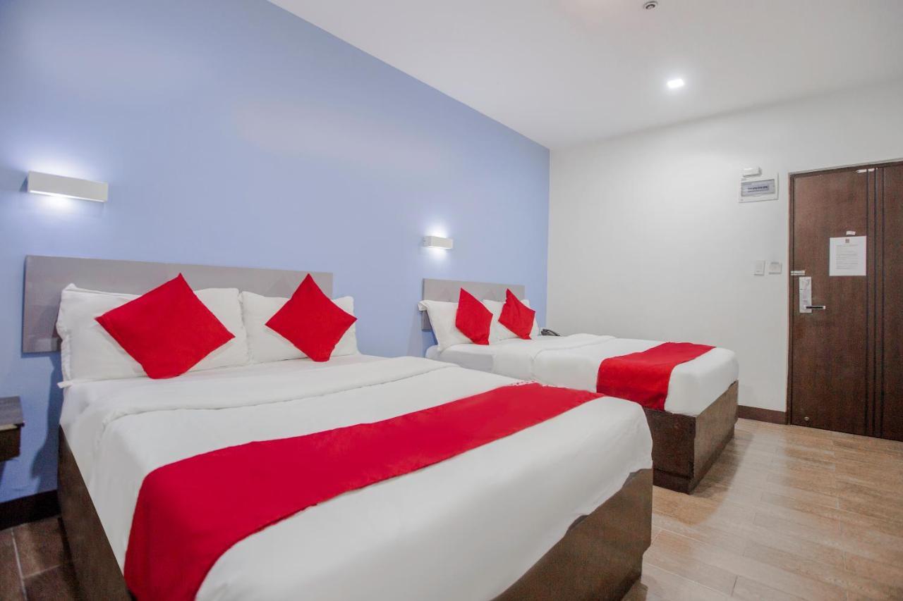 Oyo 637 Fox Hotel Кесон-Сіті Екстер'єр фото