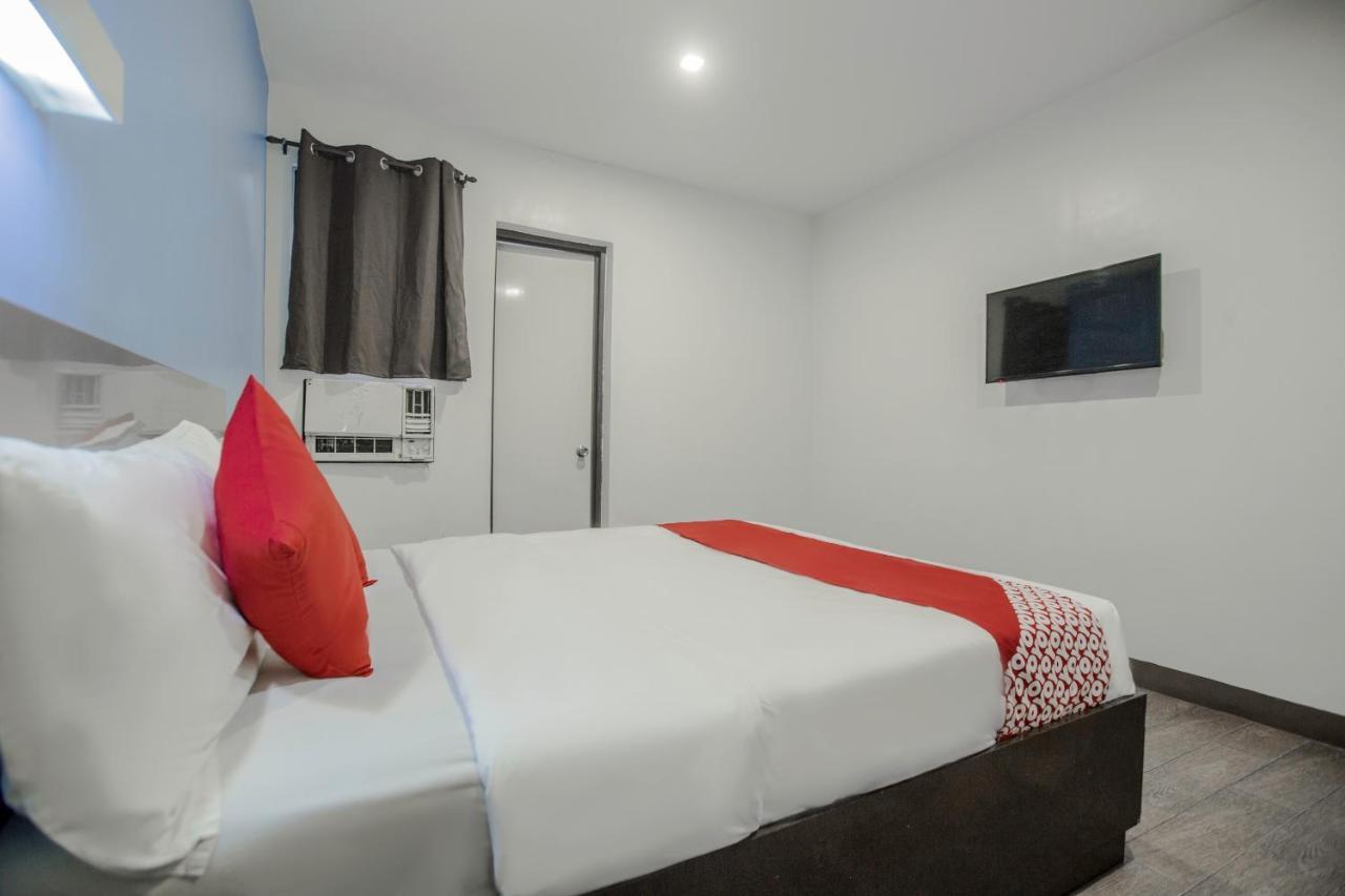 Oyo 637 Fox Hotel Кесон-Сіті Екстер'єр фото