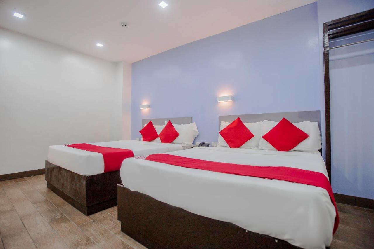 Oyo 637 Fox Hotel Кесон-Сіті Екстер'єр фото