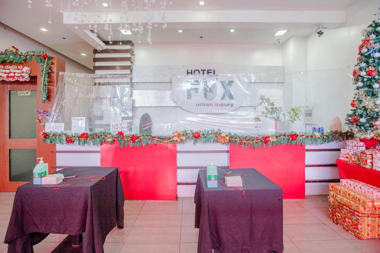 Oyo 637 Fox Hotel Кесон-Сіті Екстер'єр фото
